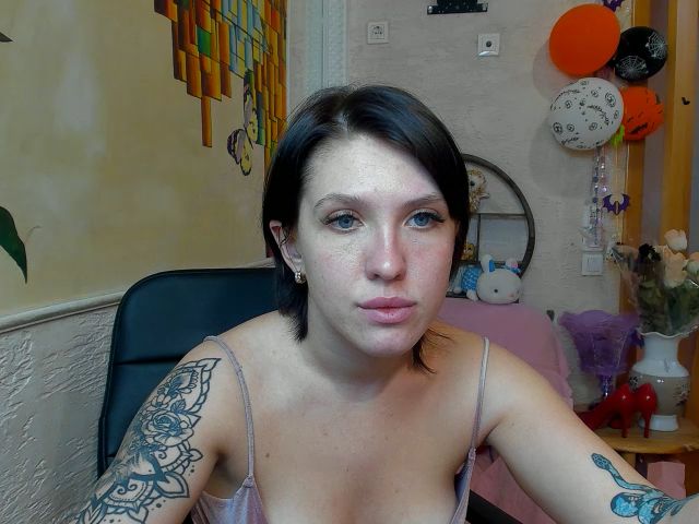 Live sex webcam photo for Reginasmilee #271232944