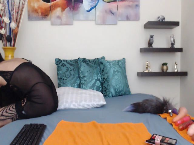 Live sex webcam photo for AikoTailor #287876786