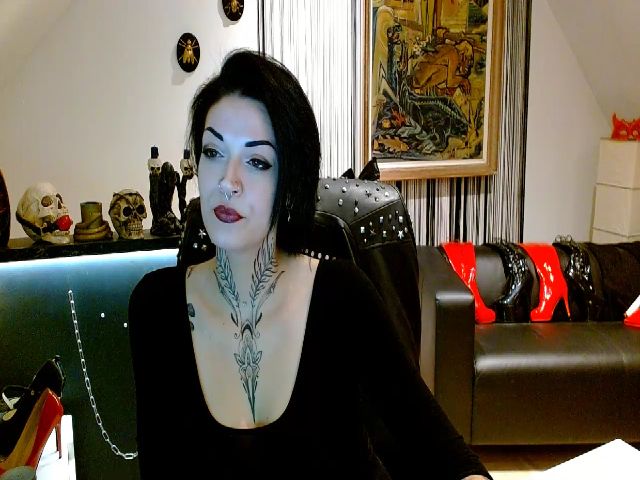 Live sex webcam photo for DaemonInk #271239213