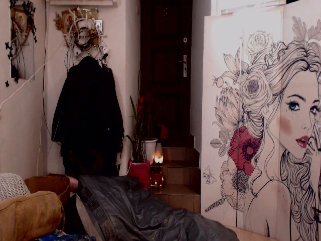 Live sex webcam photo for LiliaCrania #271236982