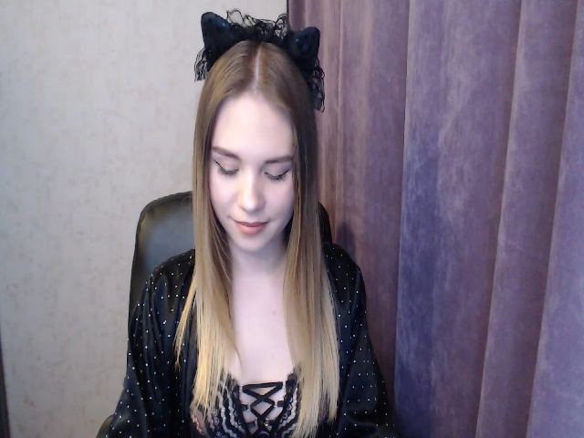 Live sex webcam photo for minishy #271235813