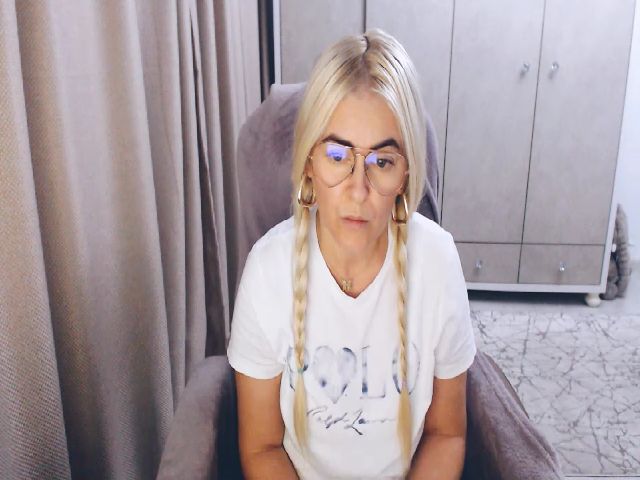 Live sex webcam photo for A_Sweet_Girl_ #271229241