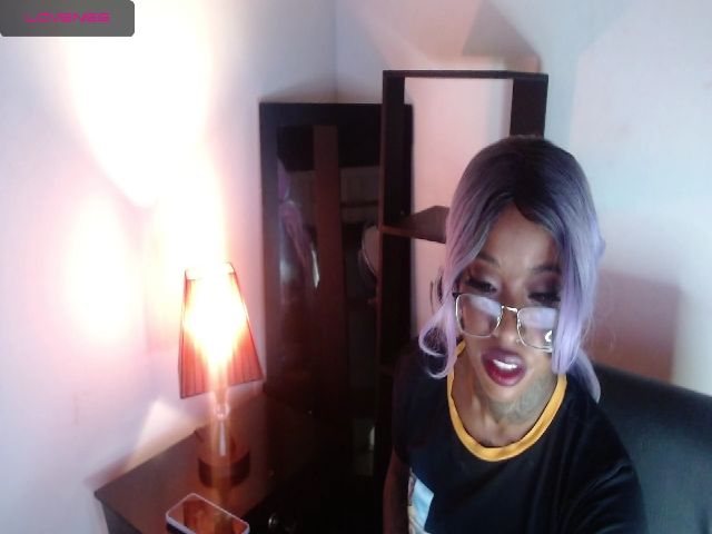 Live sex webcam photo for Samaantafox #271230314