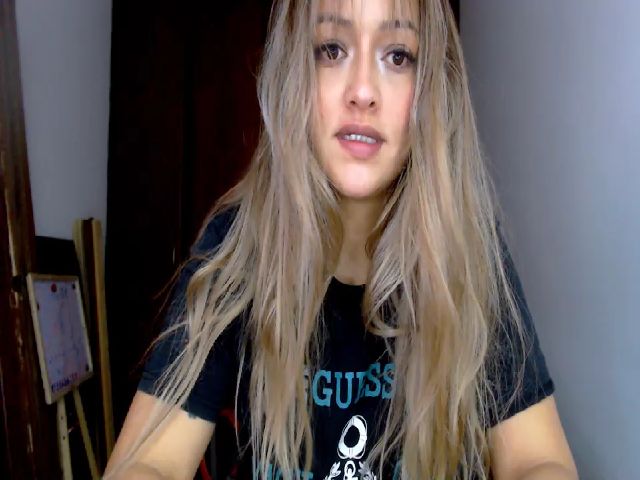 Live sex webcam photo for Keily_sexy21 #271235860