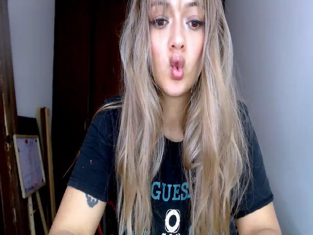 Live sex webcam photo for Keily_sexy21 #271235923