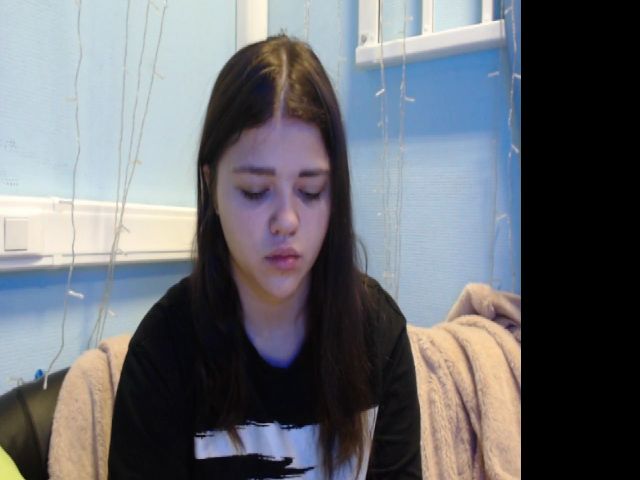 Live sex webcam photo for Emma_One1 #271229385