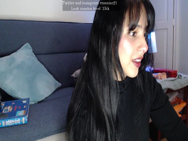 Live sex webcam photo for Rronniee21 #271230223