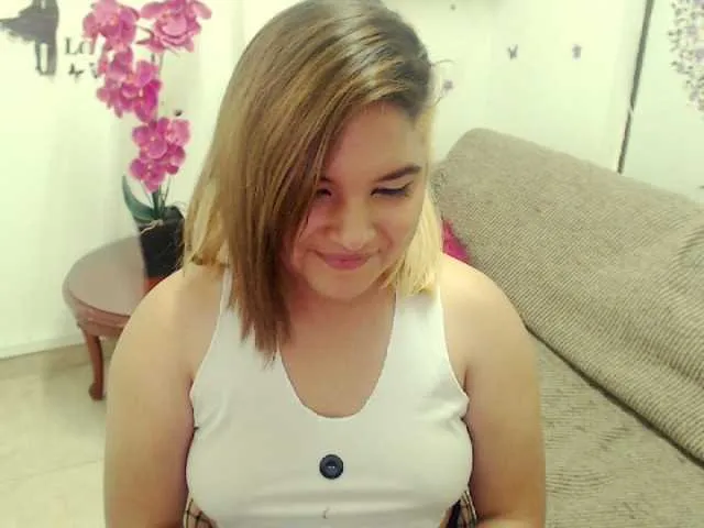 Live sex webcam photo for alice-cruz #271238545