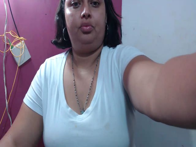 Live sex webcam photo for Sexycarolin22 #271232304