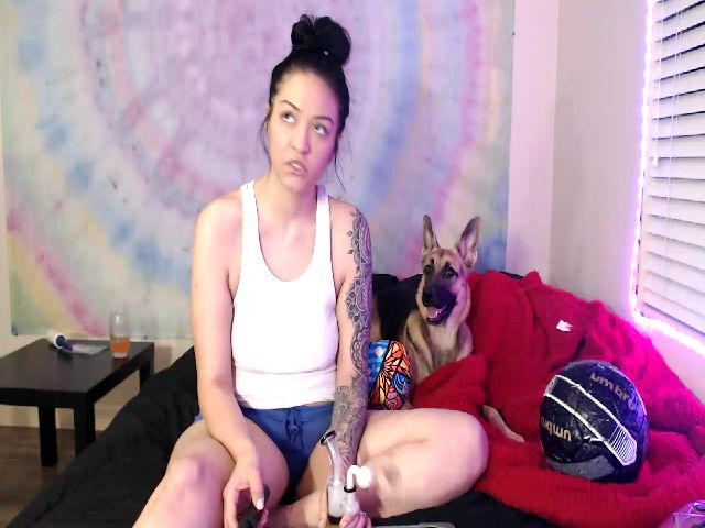 Live sex webcam photo for theeonlybeezy #271229229