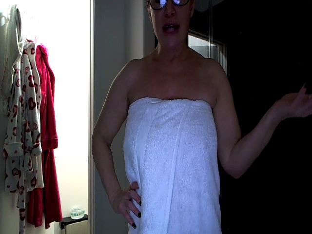 Live sex webcam photo for Milf_Goddess #287892330