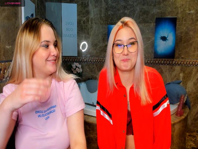 Live sex webcam photo for ReikoShi #271237028