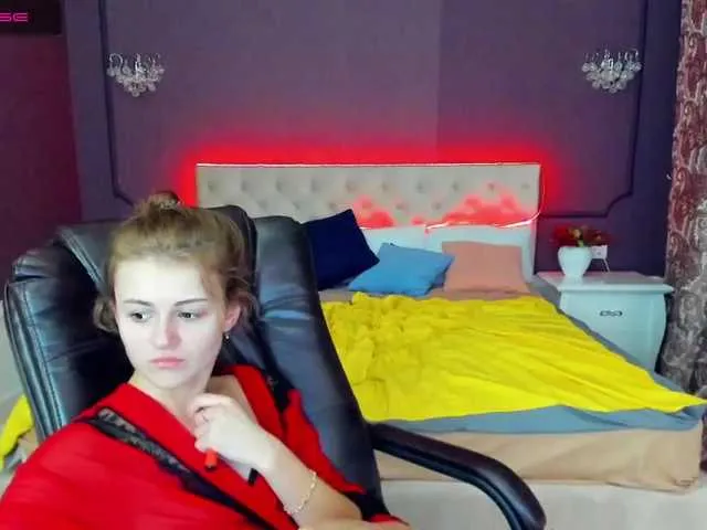 Live sex webcam photo for LiliDanger #271237597