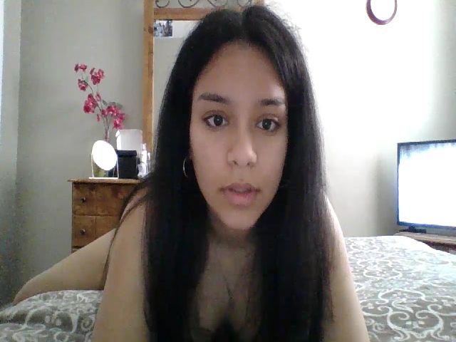 Live sex webcam photo for Adrianaxo1 #271236758