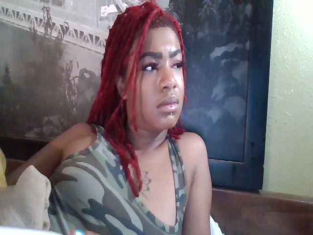 Live sex webcam photo for SexyCarmel34 #271233261