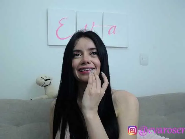 Live sex webcam photo for EvaRose-1 #271237370