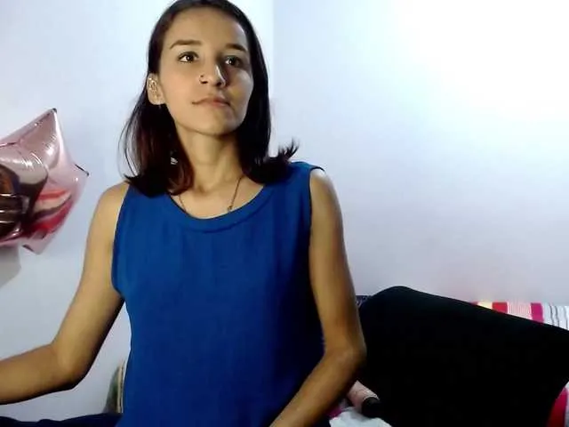 Live sex webcam photo for KENYAN21 #271228337