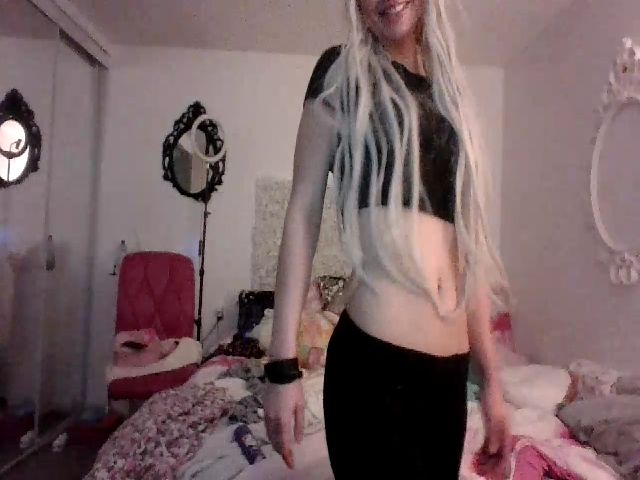 Live sex webcam photo for Ava__LUxxx #271228769