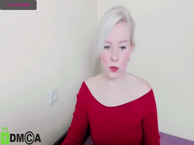 Live sex webcam photo for Violetta33 #271235396