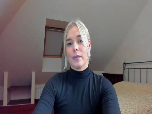 Live sex webcam photo for Merli_Lovely #271236012
