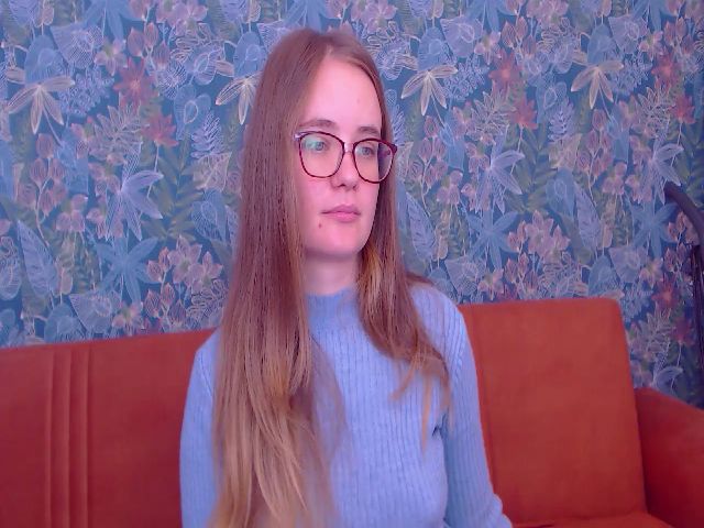 Live sex webcam photo for SweetCandy313 #271233075