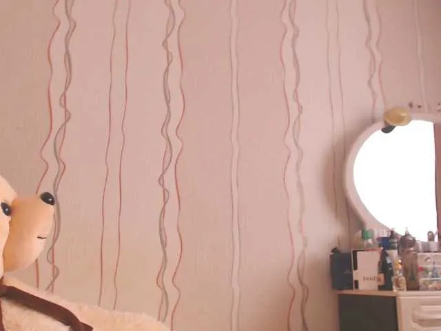 Live sex webcam photo for SexyQueen333 #271244364