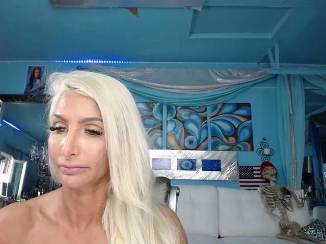 Live sex webcam photo for adrianna_fox #287953255