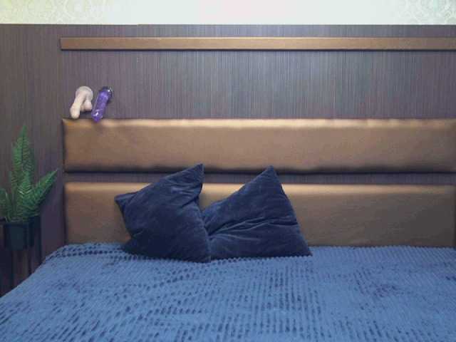 Live sex webcam photo for MiaBeeX #271242045