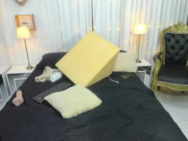 Live sex webcam photo for Merida- #271244884