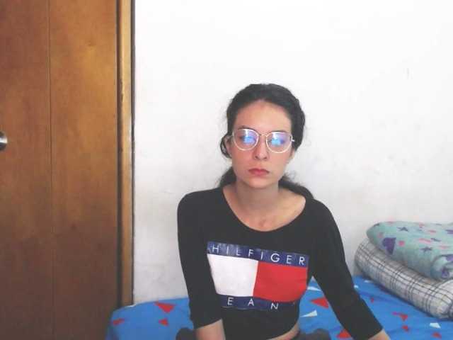 Live sex webcam photo for Maddyebela24 #271244818