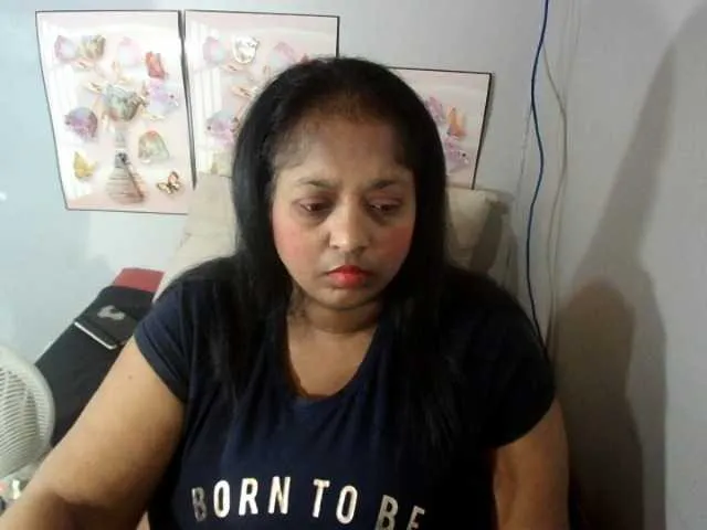 Live sex webcam photo for Indiantasha #287986247