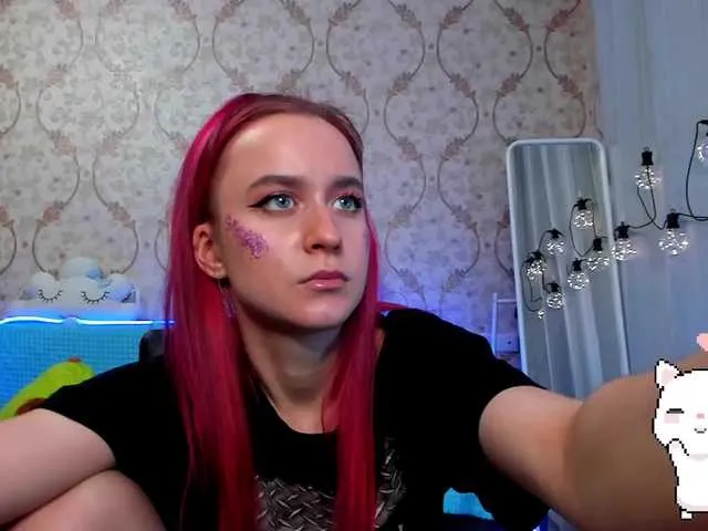 Live sex webcam photo for KiraLiLime #287990192