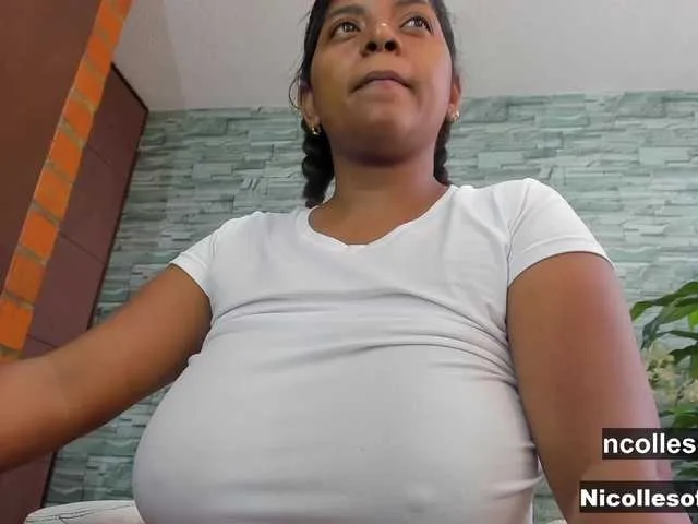 Live sex webcam photo for NicolleSofia #271251186
