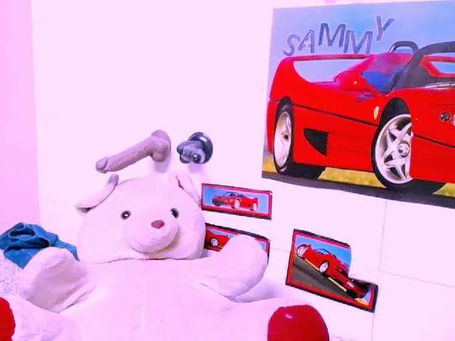 Live sex webcam photo for JahFoxy #271248142