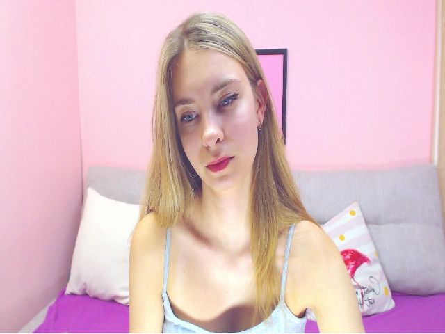 Live sex webcam photo for RossandaShy #271246785