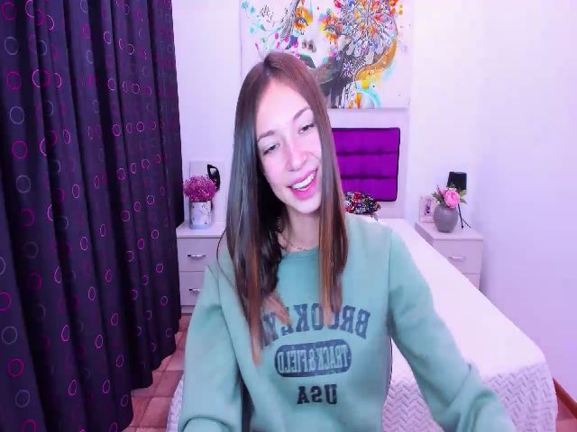 Live sex webcam photo for LucySlim #271248577