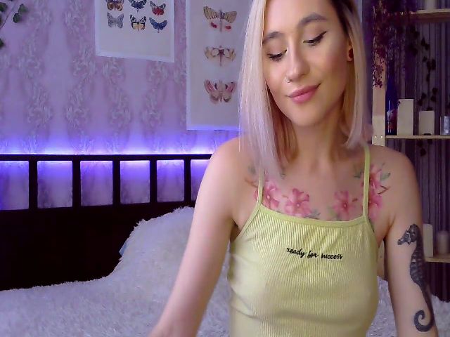 Live sex webcam photo for Misss_Dream #271243471
