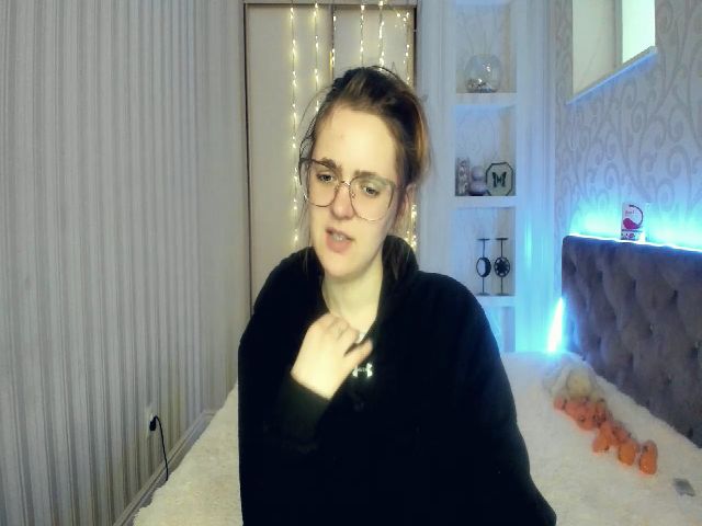 Live sex webcam photo for Ella_Hudson #271248644