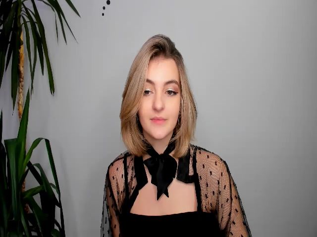 Live sex webcam photo for HelelGretta #271254799