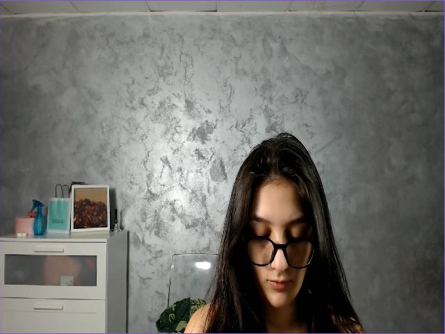 Live sex webcam photo for KendallDark #271243859