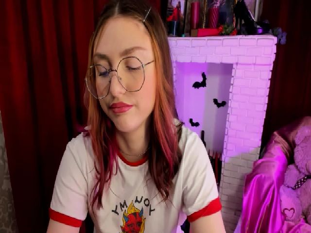 Live sex webcam photo for MadFrau #271252636