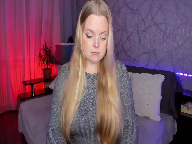 Live sex webcam photo for EllaweL #271254361