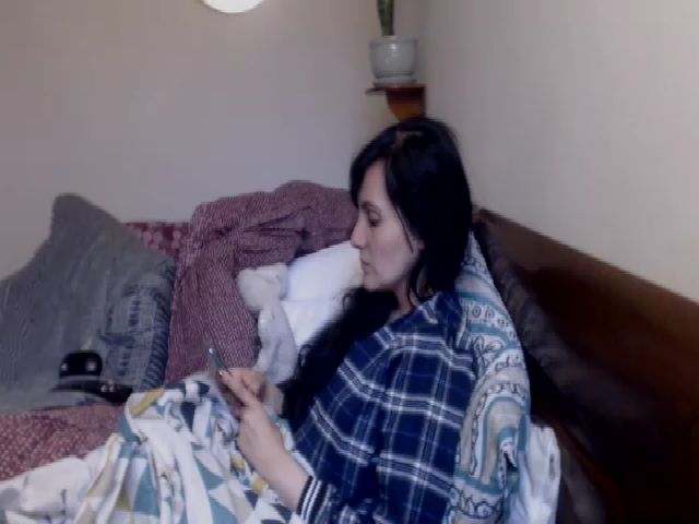 Live sex webcam photo for isabellazee2 #271252997