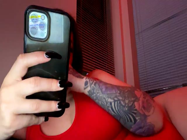 Live sex webcam photo for IllusionBby #271244215