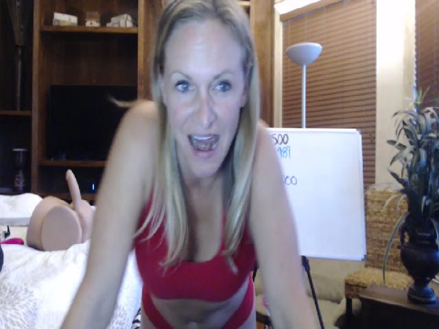 Live sex webcam photo for Autumn_Blonde #271248793