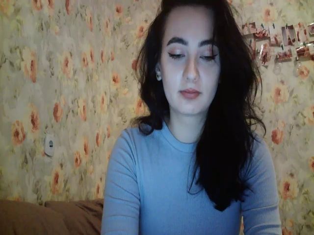 Live sex webcam photo for lolly_hollyy #271248396