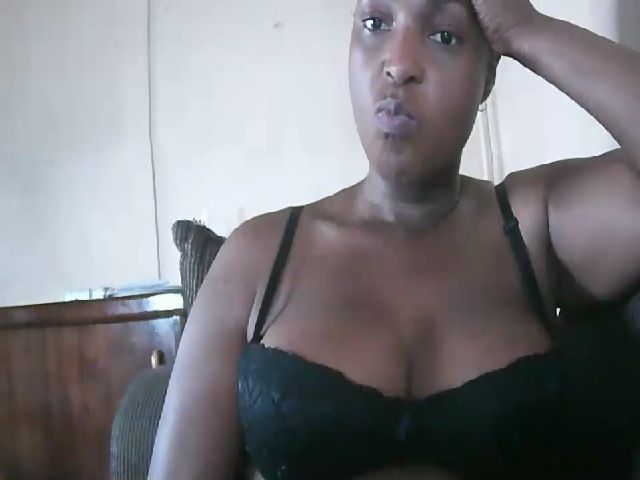 Live sex webcam photo for Nuzqueen1 #271246490