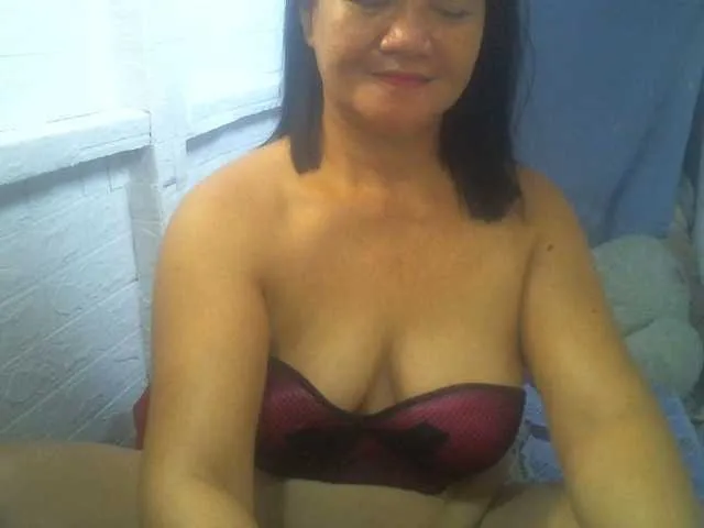 Live sex webcam photo for sexxyicee69 #271241829