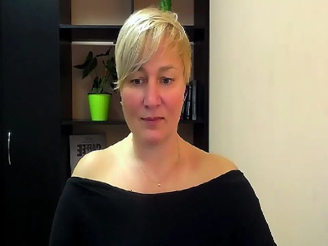 Live sex webcam photo for KailyMey #271248786