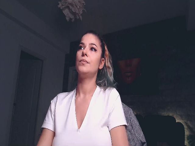 Live sex webcam photo for CurlyAmeli #271248606